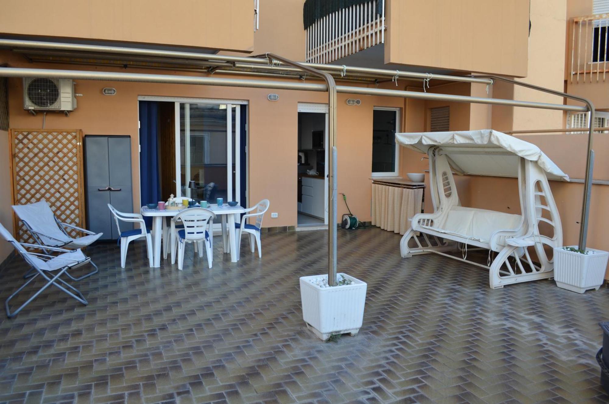 Open Space Centralissimo Nettuno Fronte Porto Екстер'єр фото